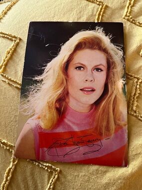 Promo photo of actress Elizabeth Montgomery
